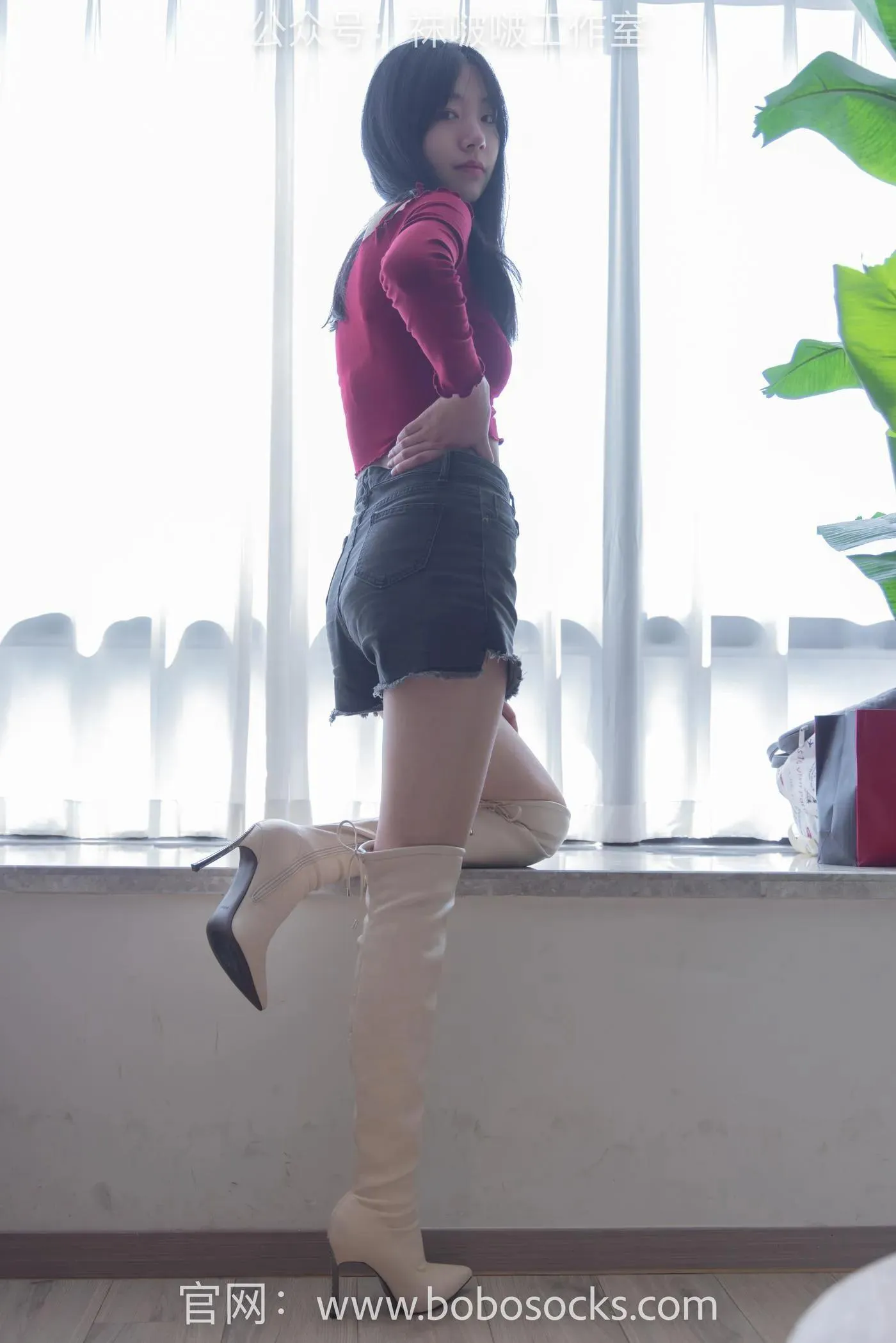 [BoBoSocks袜啵啵]NO.120 小甜豆-高跟长靴、白棉袜、裸足 [170P]插图1